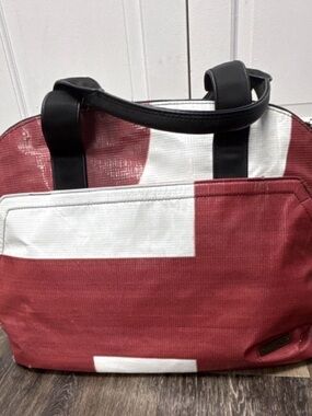 RAREFORM Zip Top Duffle Bag w/ Handles, Adjustable Straps Red/White/Black/Blue